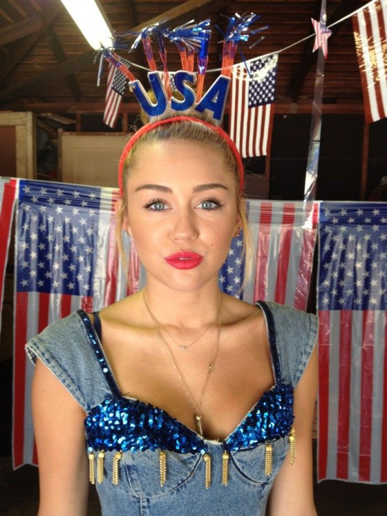 Miley Cyrus - Personal 4th of July Twitpic